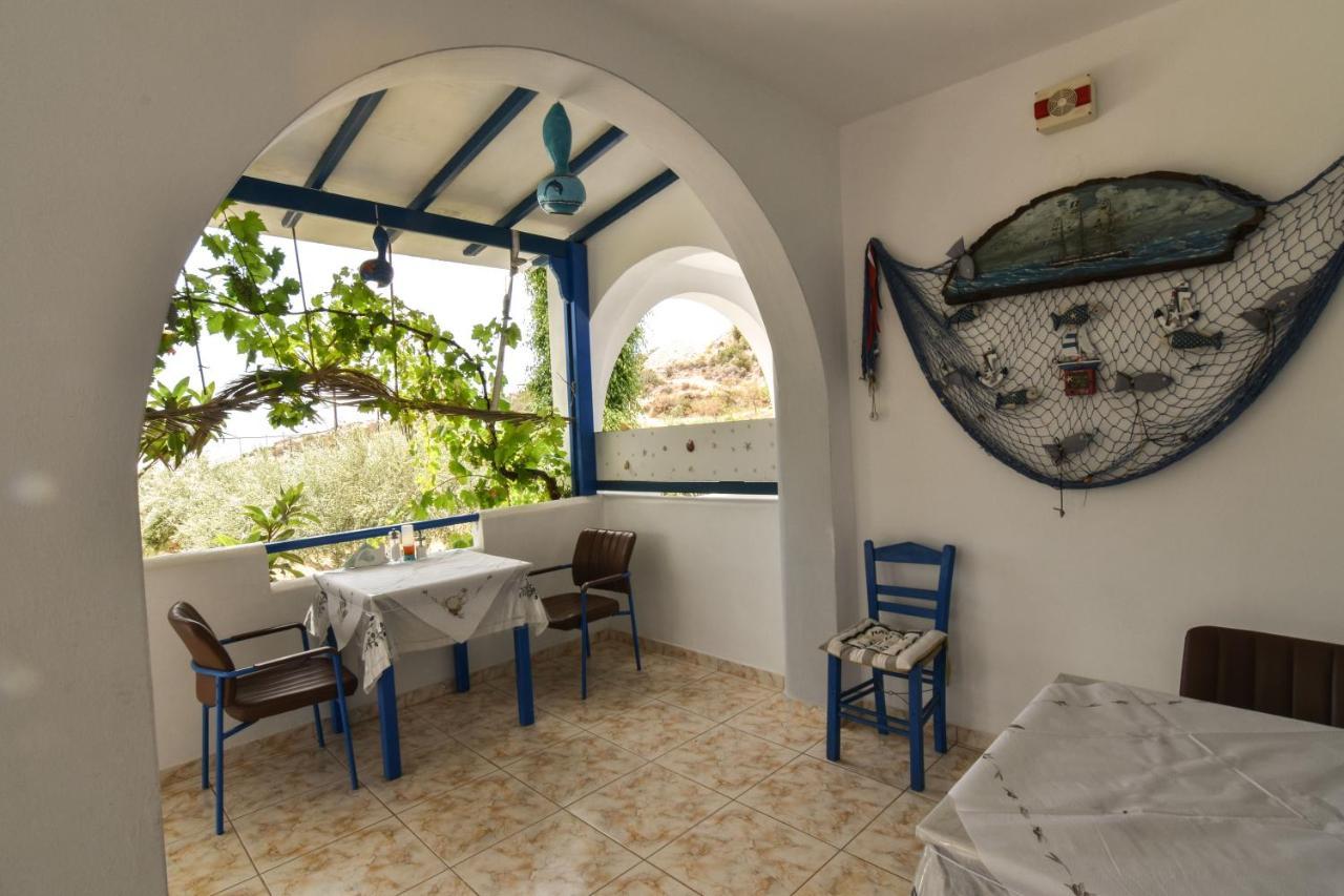 Vardes Hotel Studios Amoopi Exterior photo