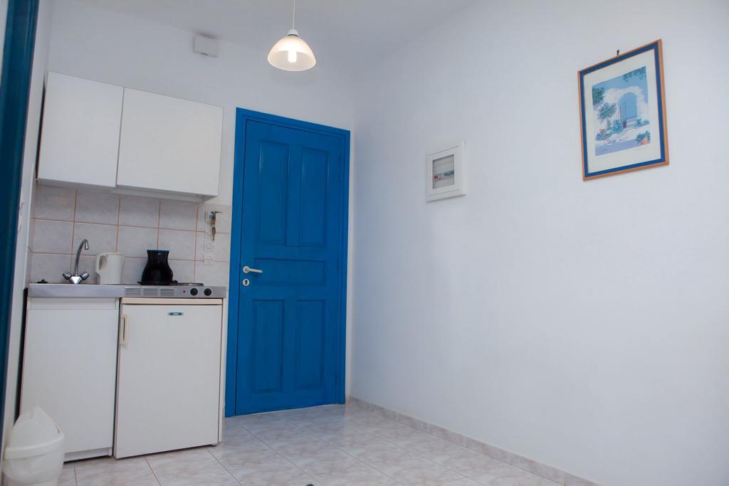 Vardes Hotel Studios Amoopi Exterior photo