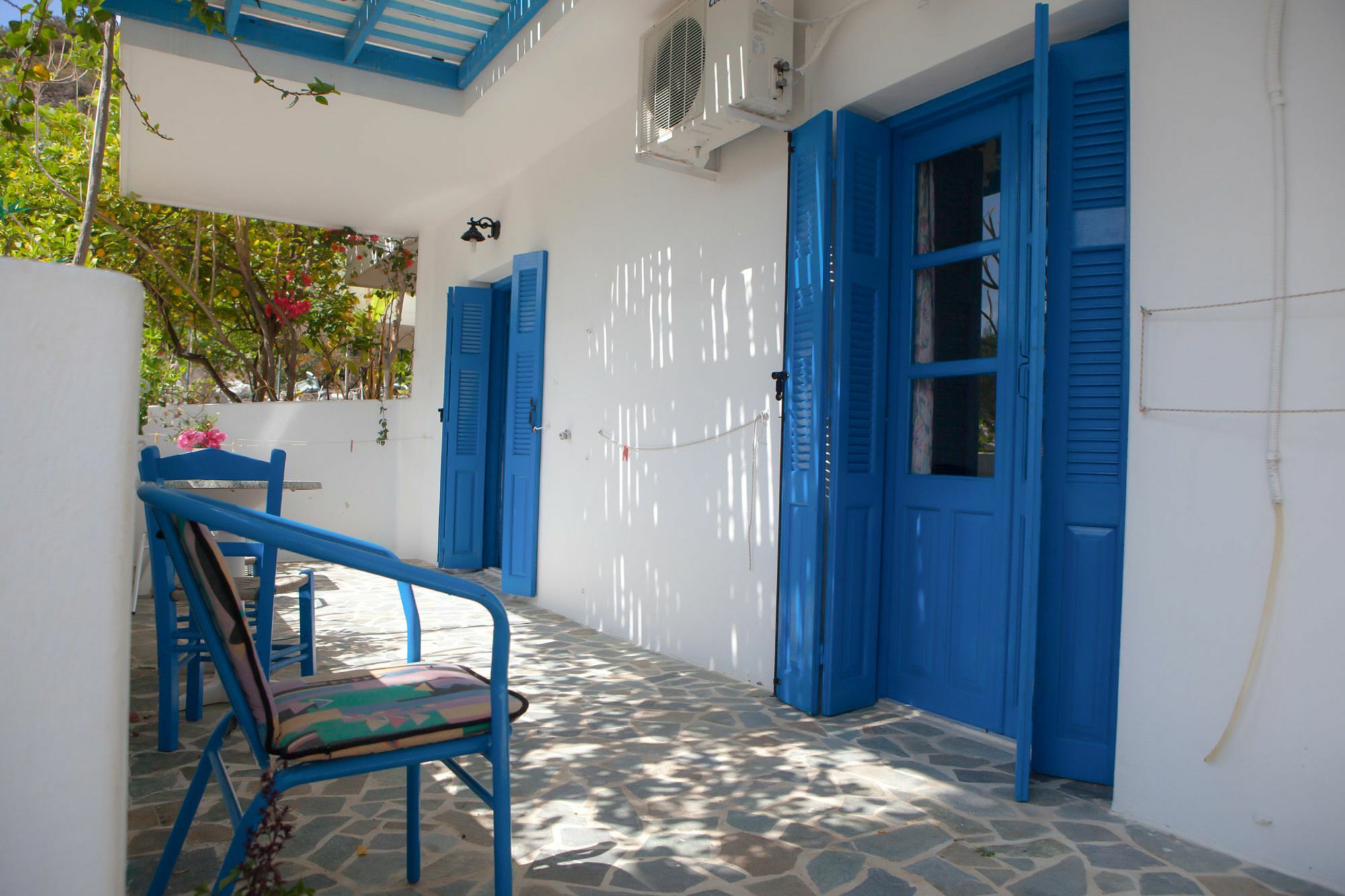 Vardes Hotel Studios Amoopi Exterior photo